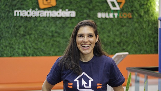 Camila Girundi, VP de Pessoas e Cultura do MadeiraMadeira: "percebi que poderia também apostar em pessoas, da mesma forma que fizeram comigo" (Foto: Divulgação) Camila Girundi, VP de Pessoas e Cultura do MadeiraMadeira (Foto: Divulgação)